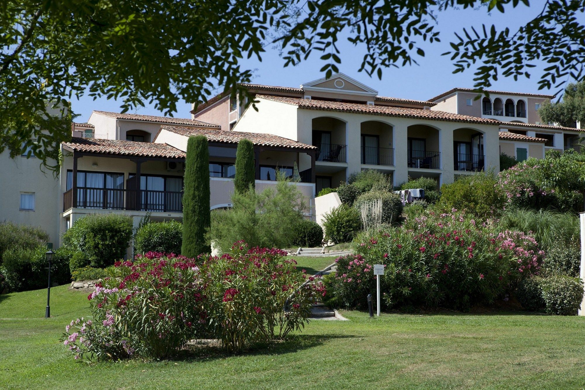 Residence Pierre & Vacances Les Parcs De Grimaud Exterior foto